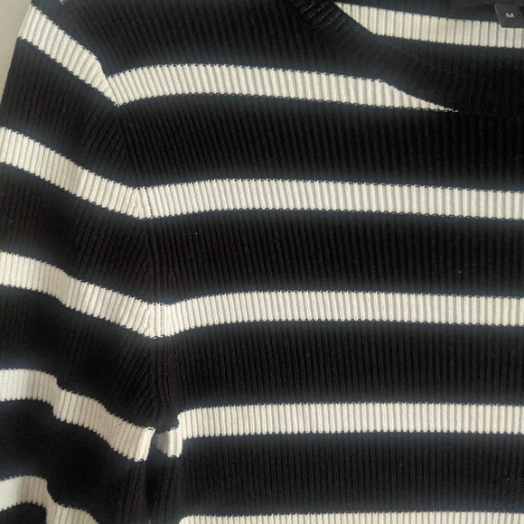 THEORY Black & White Striped Crewneck Sheath Knit Dress. - Picture 4 of 5